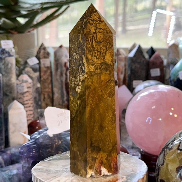 🎄SALE🎄Wood Fossil Crystal Tower! - Picture 1 of 6